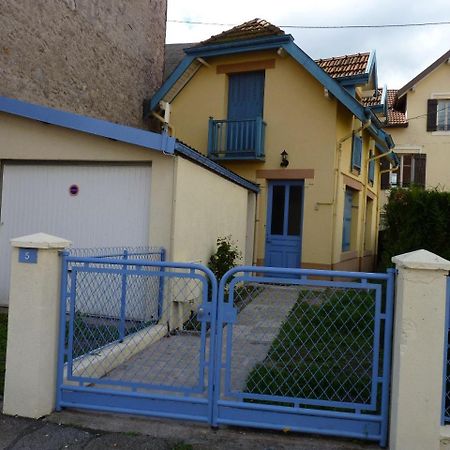 הוילה ג'רארדמר La Maison Jaune Et Bleue מראה חיצוני תמונה